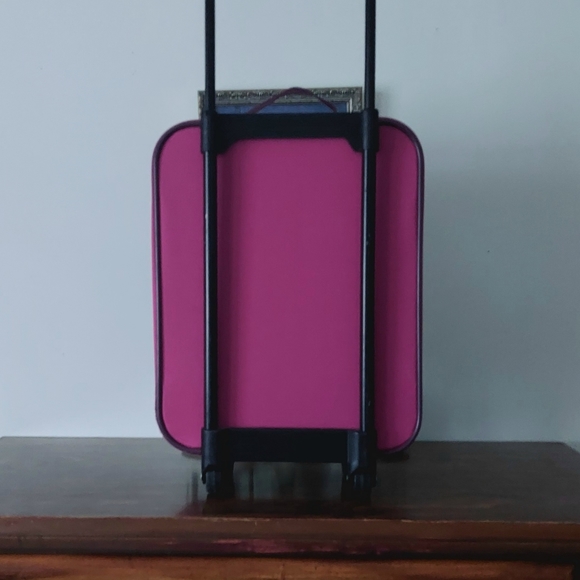 BRATZ CASE - 16" LUGGAGE ROLLING CASE - Picture 3 of 6